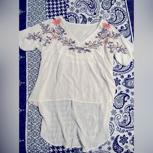 Brand new never worn women’s top.